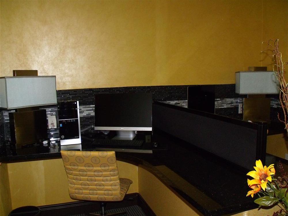 Best Western Plus Emerald Inn & Suites Garden City Ανέσεις φωτογραφία