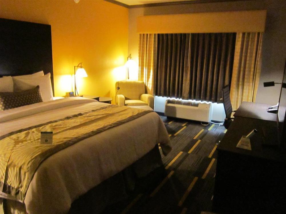 Best Western Plus Emerald Inn & Suites Garden City Δωμάτιο φωτογραφία