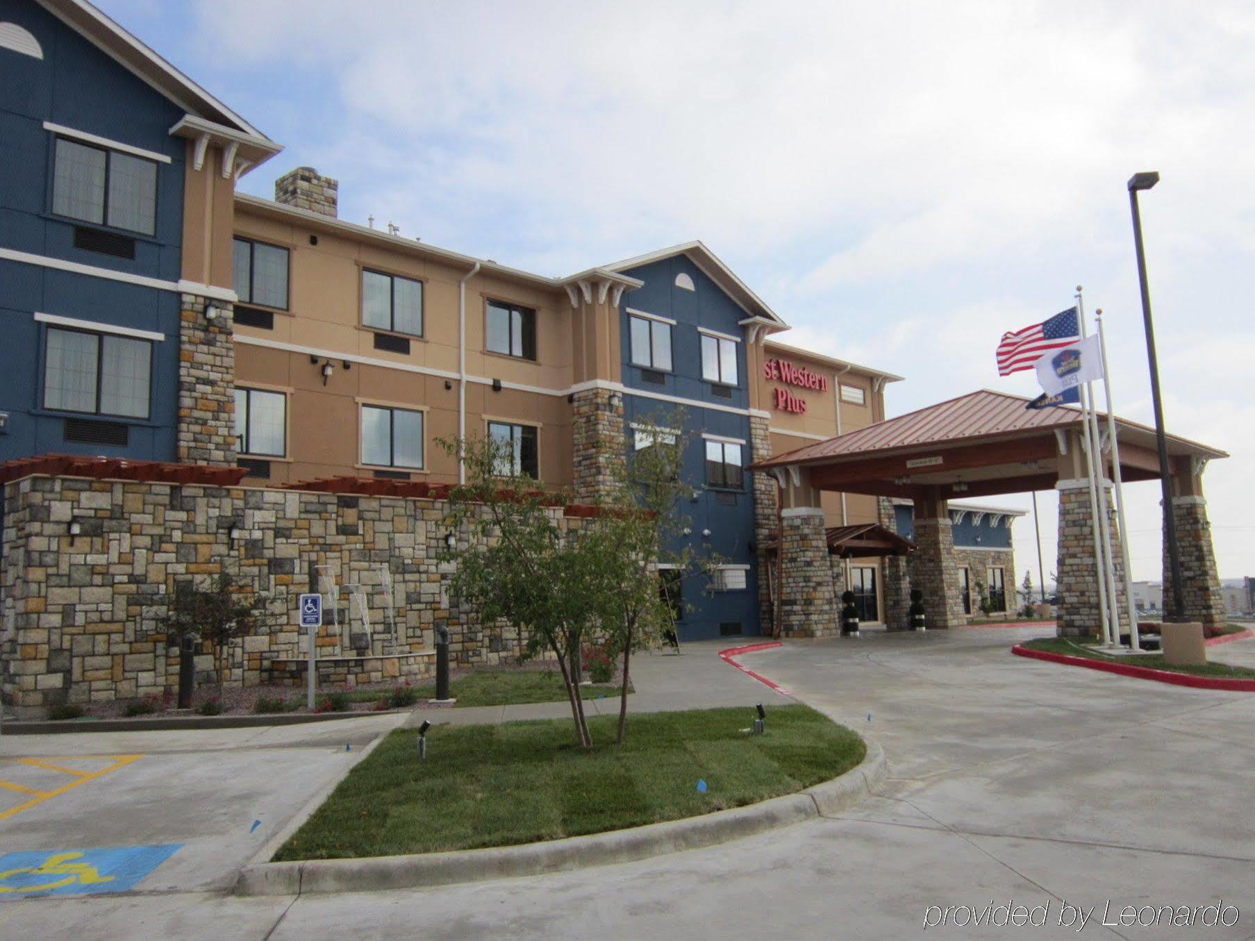 Best Western Plus Emerald Inn & Suites Garden City Εξωτερικό φωτογραφία