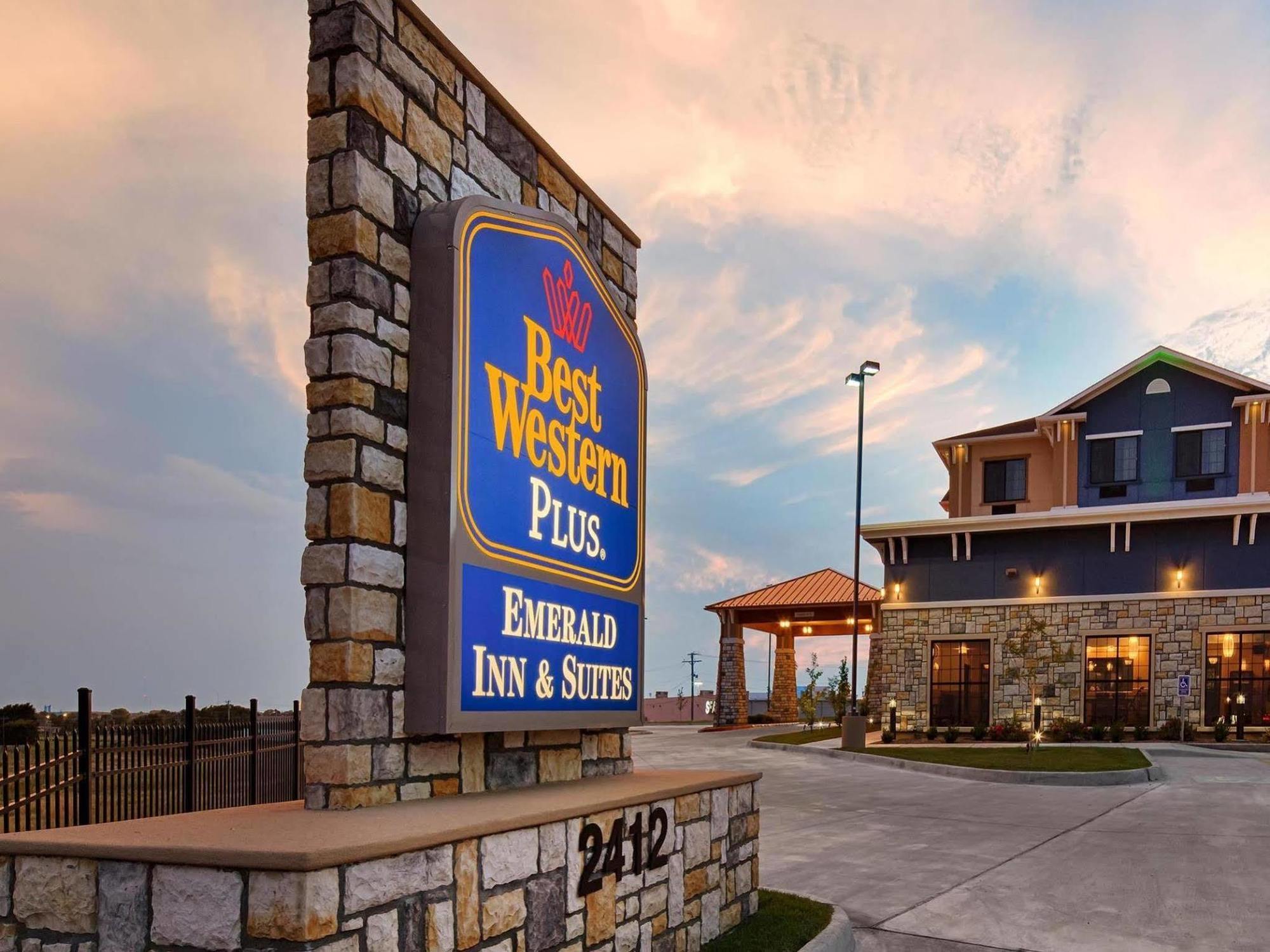 Best Western Plus Emerald Inn & Suites Garden City Εξωτερικό φωτογραφία